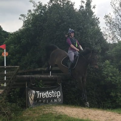 Follow my journey to eventing (hopefully) ! Wanting to prove that people with mental health problems can always achieve their dreams 💪🏻🐴