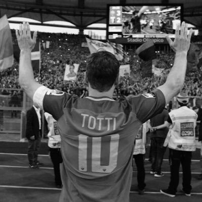 laromadentro's profile picture. Romano, Romanista. Basta, no?