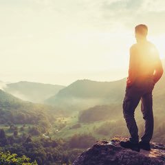 Shogo1151133's profile picture. 人生は一度、自由に生きよう、自由に生きるのにもお金が必要、遊んで暮らせるノウハウを教えます！！