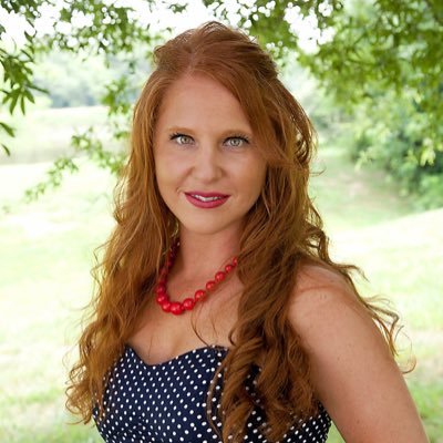 amandahatnip's profile picture. •mother •wife •teacher •scientist •amateur comedian •foodie