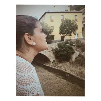 Noelia_Lopez96's profile picture. Ubetense🌍.                                              Semana santera.                     Lucha por lo que queremos, dejarnos llevar por lo que sentimos