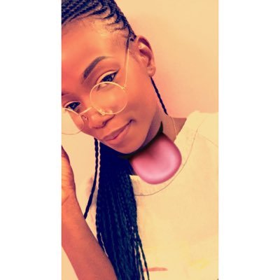 madameuhh's profile picture. Femme Mariée.