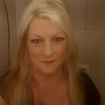 Ich schreibe gerne Geschichten I like to write nice storys. PLEASE I DON'T WANT FAKE FOLLOWERS !!!! So don't ask for or send some!!!!