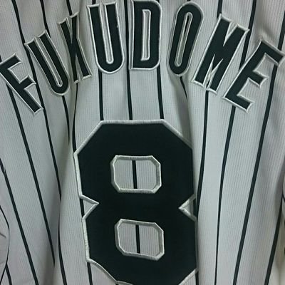 s_slug_'s profile picture. 卑屈になるのは死んでからで良くない？