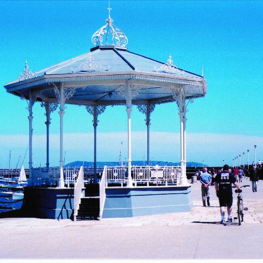 Share photos of your visits to Dún Laoghaire Pier to help us celebrate the 2017 bicentenary and keep dlr Libraries’ Local Studies Collection current.