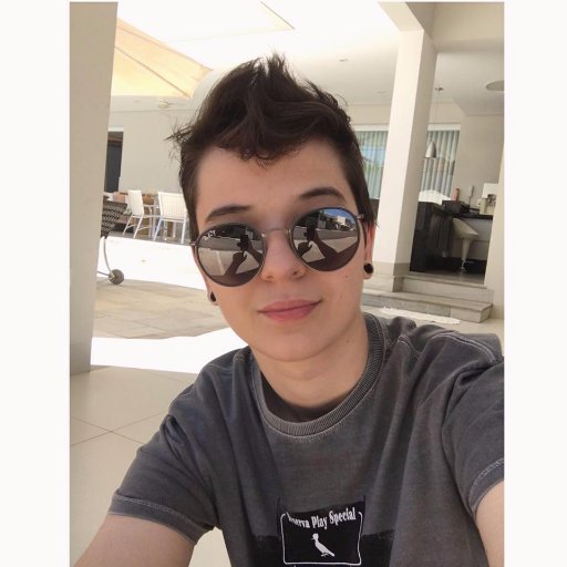 yhanicnoa's profile picture. 