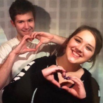 EricaJ_93's profile picture. naps, cats🐱, and Nick 😻