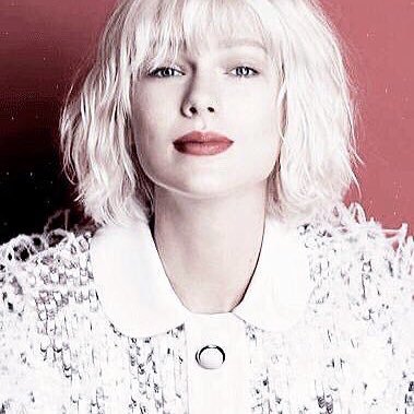 — He walks like summer and talks like rain, reminds me that there's time to change. @harry_styles @taylorswift13