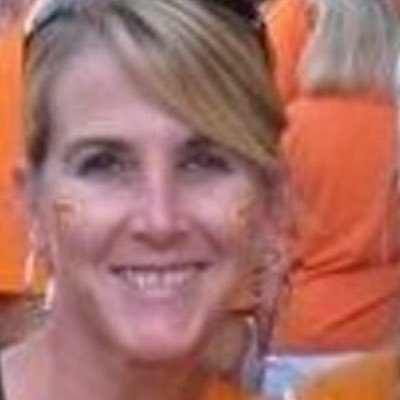 Vol Fan; Married to Steve; Mom of 4; in 2 book clubs; hate the Gators; love the Titans; Zumba frequently; love God!