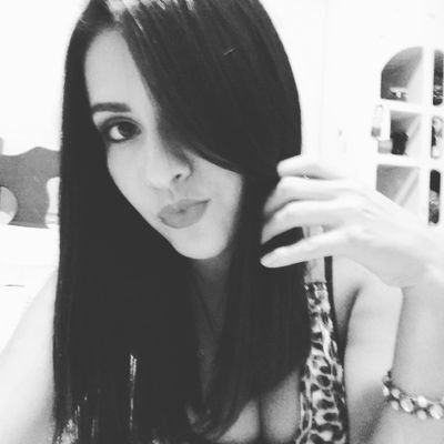 Carolina Alves...
Menina mulher cheia de desejos e disposta a superar os obstáculos!
Filha de um Deus Vivo.
Mãe de duas crianças lindas!)