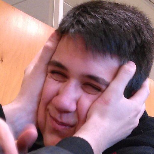 jesusroig3's profile picture. Ella tenía la manía de preguntarse cómo podía haberle encontrado entre tantas casualidades. Él sólo sonreía por haberla encontrado.