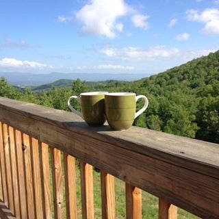 Helms Mountain Hideaway is a private 25 acre wooded mountain retreat in the shadows of the Shenandoah National Park.