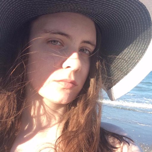 catinthewall_'s profile picture. Book-reader 📚. Dog-lover 🐶🐾. F1 enthusiast 🏎. Progressive/ Radical leftist 🌹.Bernie Bro since 2015🔥. I am willing to fight for someone I don’t know.