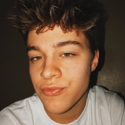 simonrpgriv's profile picture. 