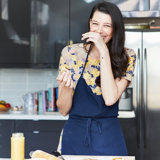 Baking for my friends and family, enjoying the simple things in life.
Food blogger and recipe developer, sharing classic baking recipes for everyone to enjoy!