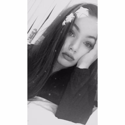 ChantelleHollyy's profile picture. Follow me and I'll follow you.