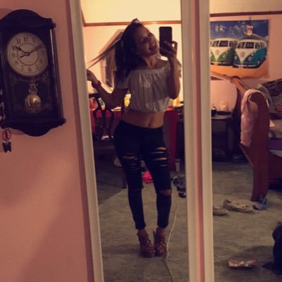 Serenareneexo's profile picture. 