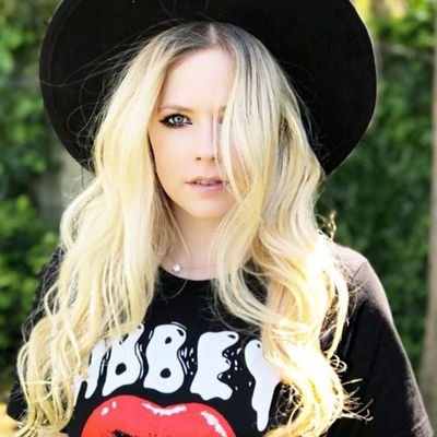 Sua mais nova fonte sobre a cantora canadense Avril Lavigne no Brasil. Ativem as notificações para ficar por dentro!