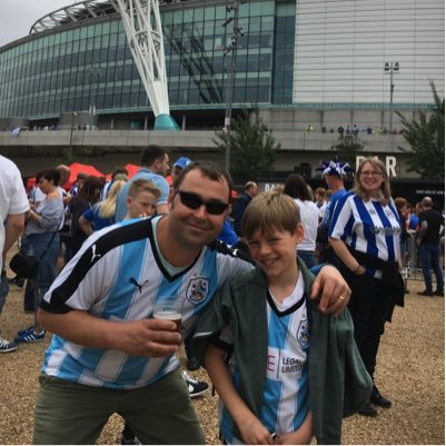 Im massive HTFC fan love footie and cricket and my wife michelle and my 2 kids Lucas and sophie and doggy Max.