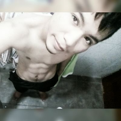 Venezolano, Maracucho En Peru😂
Venezolado De Corazon💘
17Años  Madridista😍
Ws. +51933180012