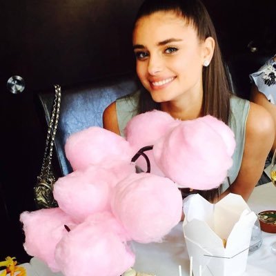 free follow from @momentsfranta! I would really appreciate it if you followed me on there x