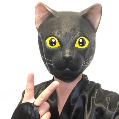 Everyday_HALF_'s profile picture. 期待の新星、毎日真っ二つ！色んな物を真っ二つ！！！リクエスト、お仕事の依頼お待ちしてます。