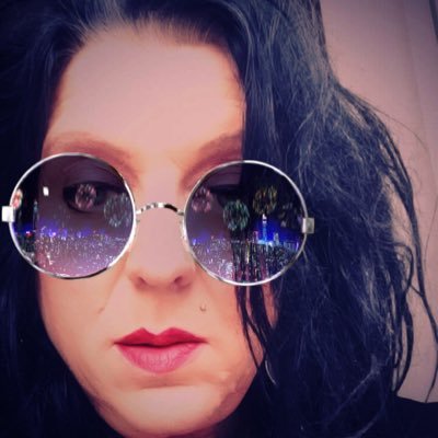 Tattoo Artist & owner of @armadilloink - artist taking commissions, my work is available to buy. Free spirit with crazy hair, rock chick, beach lover. 🐝