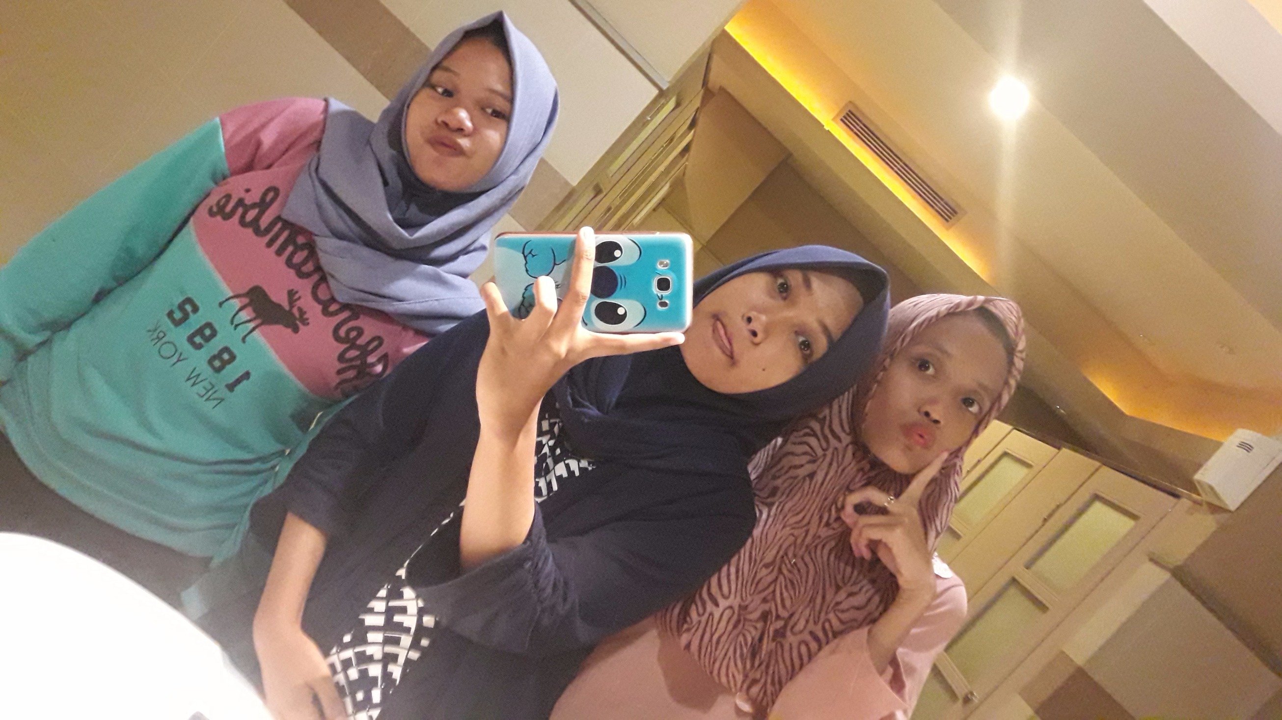 Wardah Hamidah wardahmdh Wardah Hamidah