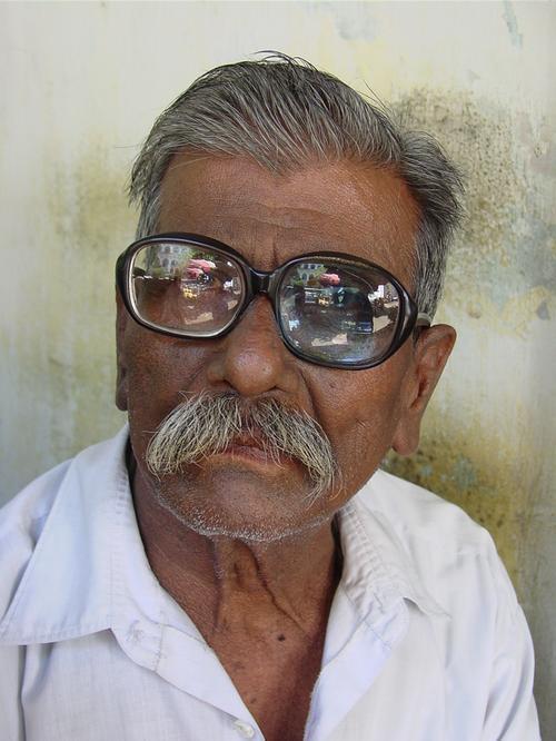 AshoukKumar's profile picture. Hello my name Ashouk please you give me jawaz Bahraini thank you god