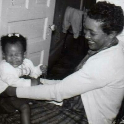 well_duh's profile picture. I should've come with a warning label!!!!