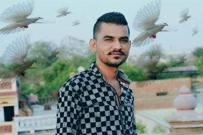 #मेरी # जिदंगी में भी तुम आई हो।। वो भी # हाफ_गर्लफ्रेंड बनके ।। ना पूरी तरह मेरी होती हो।। और ना ही # मुझे छोड़ के जाती हो।।