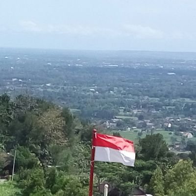 Sebaik-baik manusia adalah yang bermanfaat untuk orang lain.