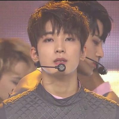 follow @wontaewoo she follows back
