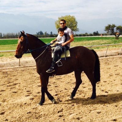 jockey chileno 🇨🇱y participe en 🇺🇸Miami ....esta es mi 1ra cuenta. la otra también es mía pero recupere está para los amigos 👍