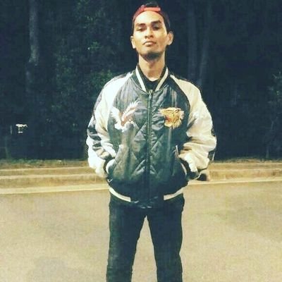 Menggelar diri sebagai SANG PENCINTA, Membawa diri bukanlah mudah, KeinginanQ untuk hidup bahagia, AgarQ mengecapi mimpi yang indah.