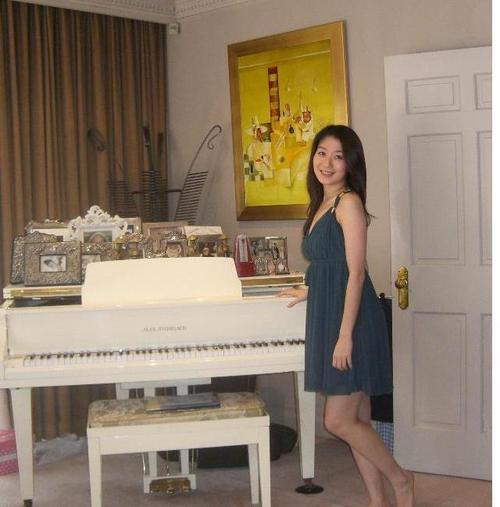 Gentle temperament, compassionate,playful, inquisitive mind, into classical piano, movies,philosophy, spirituality, fashion, interior design