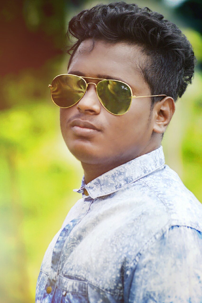 i m simple boy..!
i hate over smart,so don't try to over smart with me..! cz i don't like this.