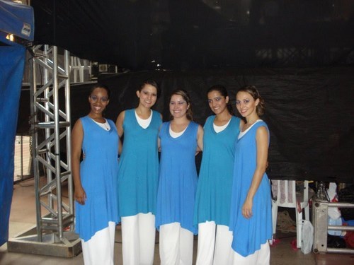 Ministério de dança católico que tem como foco a formação de outros ministérios e a adoração. Nós queremos resplandecer a face de Cristo através da arte.