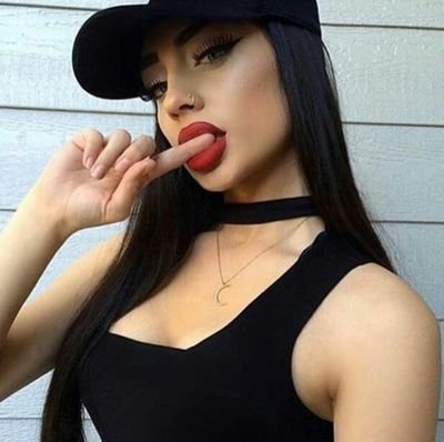 esra0001111's profile picture. 