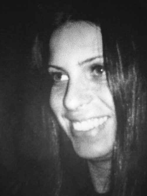 Redatora publicitária, pós-graduada em Educação, mãe de menina, escorpiana, devota de São Bento, interessada por cultura pop, atualidades, curiosidades, música.