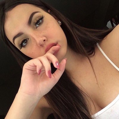 AlanisBauer's profile picture. 21. Call me "princess". Bisexual. #SexRol #FreeRol // Casi siempre en DM, anímate a enviarme uno.