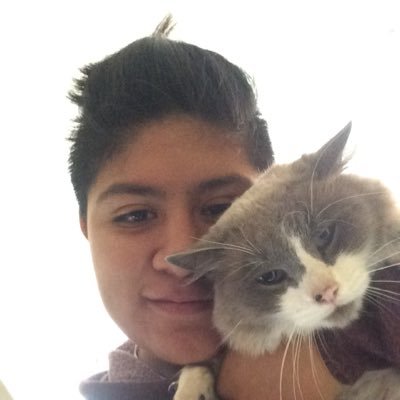 LucyGMares's profile picture. 