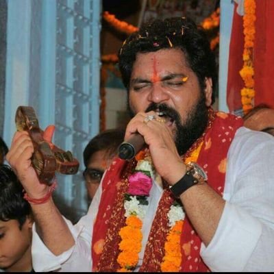 alonelyviiv's profile picture. 