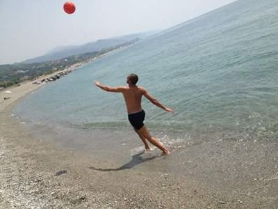 Calcio Musica Notizie sportive Notizie Tecnologia Scienza Spettacolo Personaggi televisivi Programmi TV Artisti Stranieri Youtubers Musica Satira & Comicità