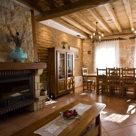 Casa Rural Las Espigas **** es una casa de Turismo Rural de alquiler completo, con capacidad para 10 personas en el corazón de la Ribera del Duero. 📞686322560