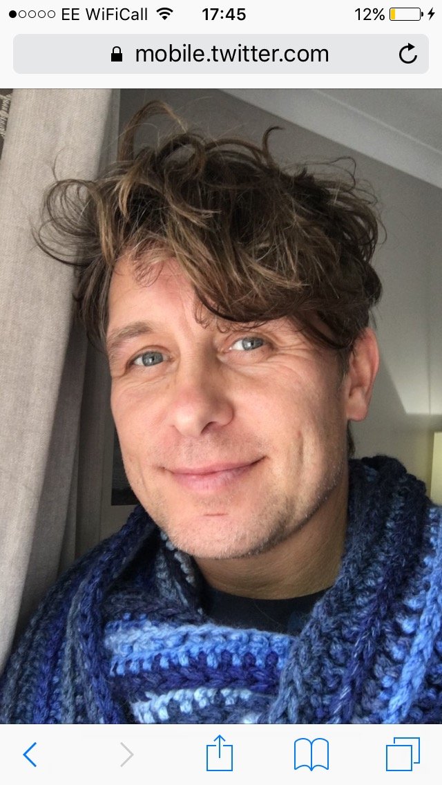 Mommy 💙 ❤️❤️Mark Owen❤️❤️ Hardcore TT since 1991 and always will be! Gary Barlow followed me 08/04/2017 ❤️ Hand hold in 2017! I want to go back to wonderland!!