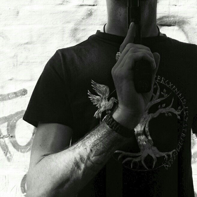 Paranoid_Cynic_'s profile picture. [for arctic eyes and hard earned rust]

Дух останнього авантюриста

Про #Життя . Коротко. Без прикрас і майже тверезо. 
 
#Prague #УкрТві