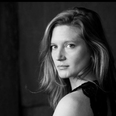 French/Brit/Aussie #actress, voiceover artist, #Widowmaker in @PlayOverwatch, mezzosoprano singer, author of #Fucklesrégimes (@Editionspayot). Ecosystem.