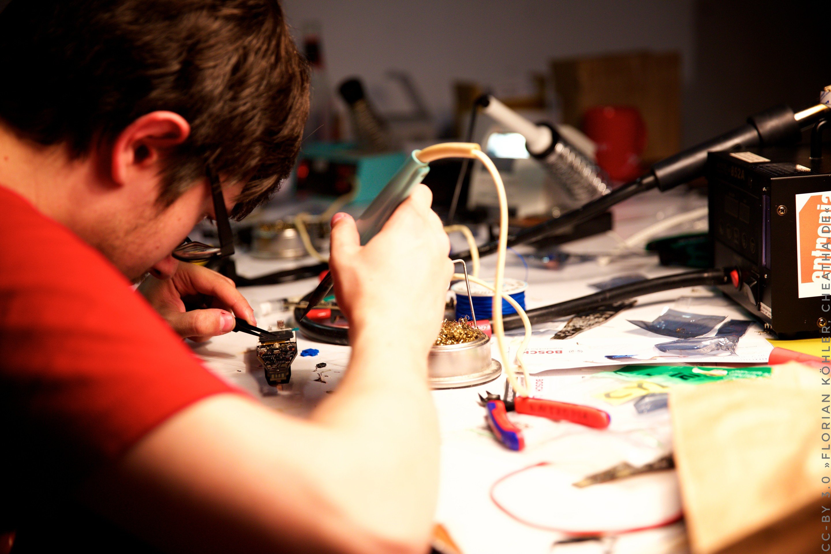 MaxRink's profile picture. CompSci student | spends time at CCC Events | @freiraum_ulm | er/he | backup @MaxR@chaos.social