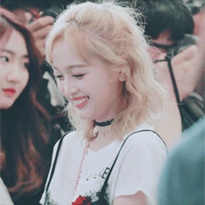 wuwinkyi's profile picture. ❝宣儀❞ lead dancer, vocalist, sunshine and 4D member of 우주소녀, also part of joy unit·